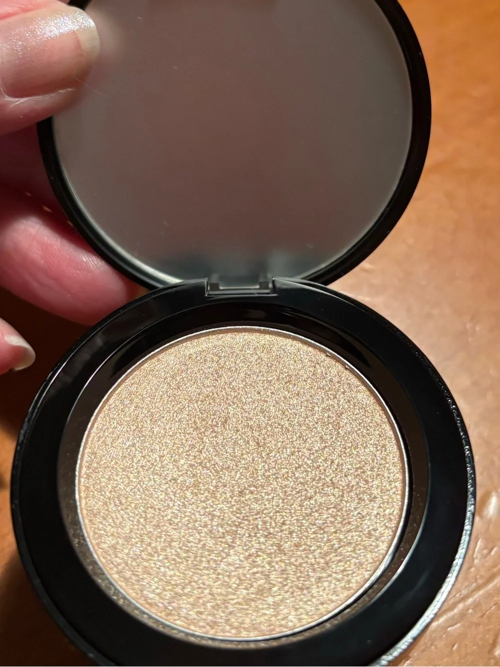 Laura Geller Easy Illuminating Powder Highlighter Champagne